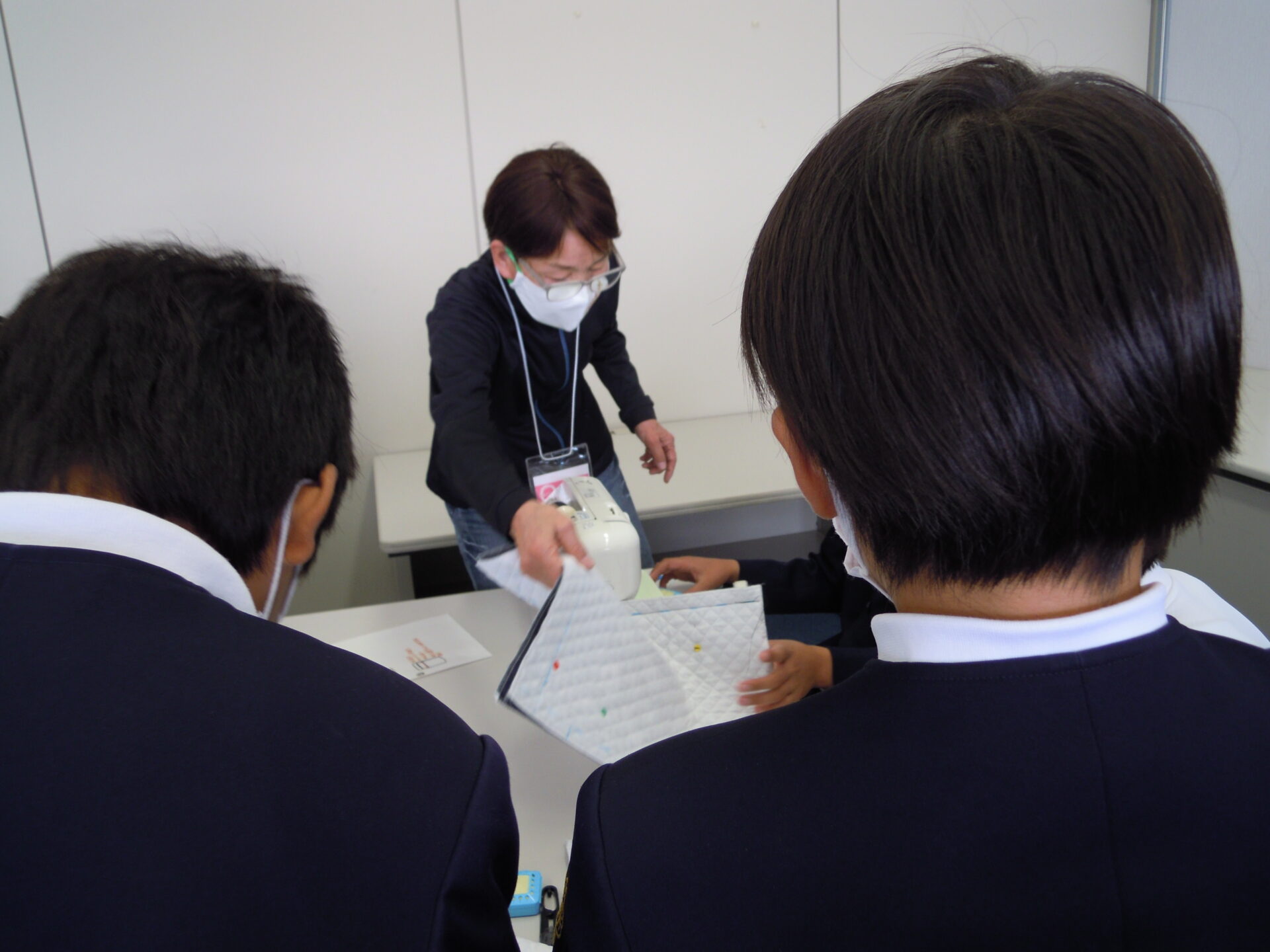 6年　ミシンボランティアさん