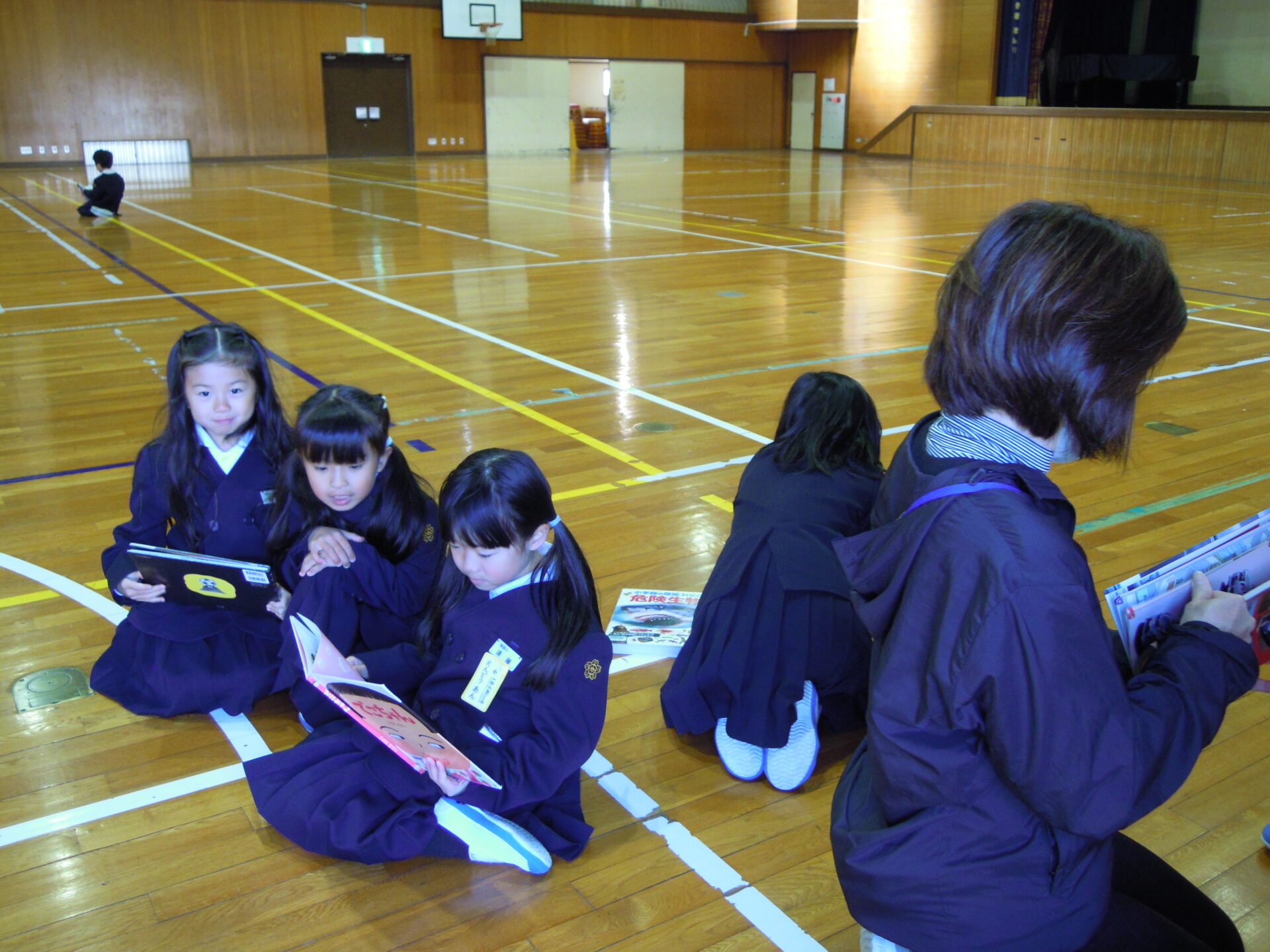 移動図書館｢かささぎ号｣