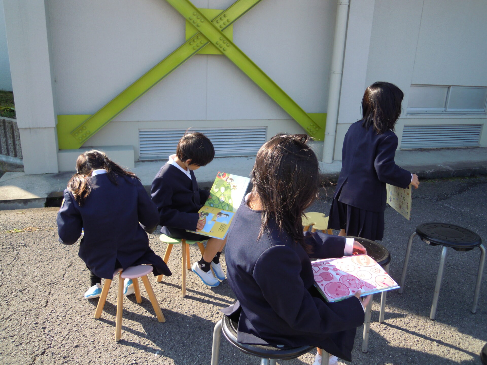 移動図書館｢かささぎ号｣