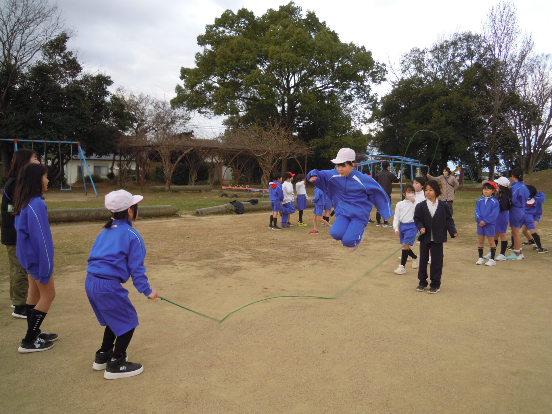 朝の体操（大なわ）