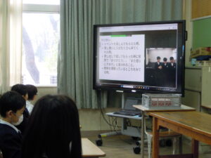 クレヨン集会（委員会紹介）