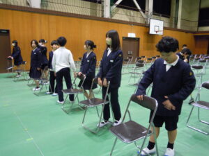 卒業式会場準備