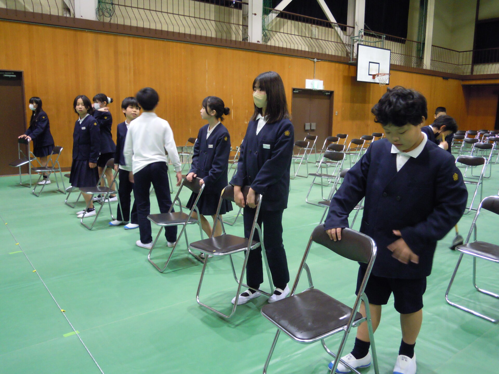 卒業式会場準備