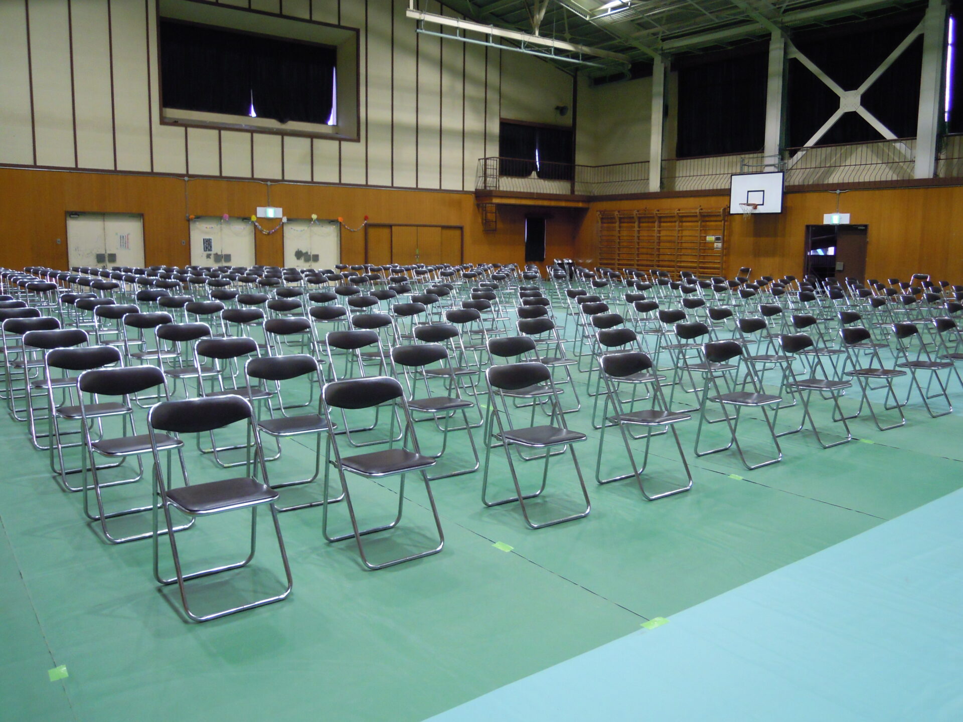 卒業式会場準備