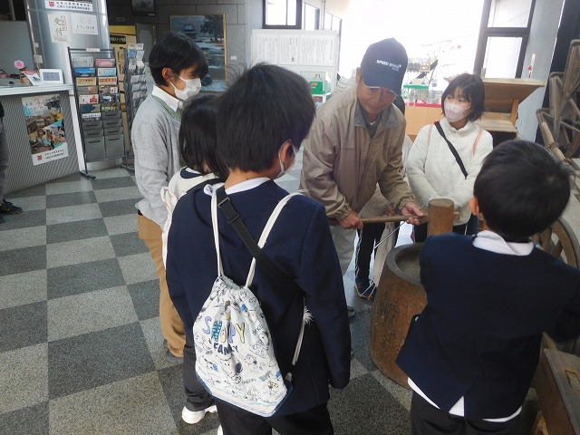 2025年1月23日　紀の川市歴史民俗資料館見学（3年生）