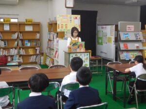2025年5月21日　ひばりさんの読み聞かせ（高）