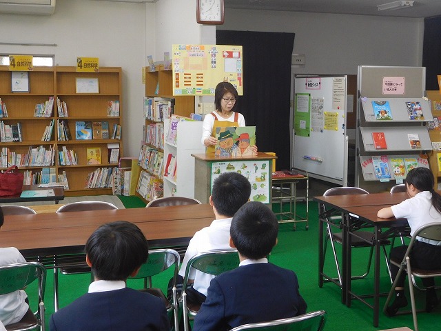 2025年5月21日　ひばりさんの読み聞かせ（高）