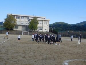 2025年10月24日　朝の全校ドッジボール
