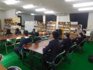 2025年11月20日　ひばりさんの読み聞かせ（高学年）