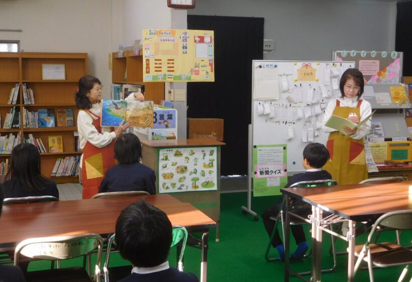 2025年11月20日　ひばりさんの読み聞かせ（高学年）