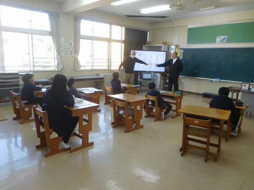 2025年11月20日　ALTジェフ先生来校