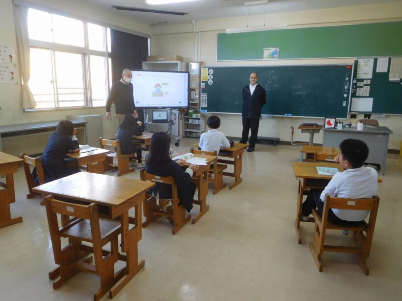 2025年11月20日　ALTジェフ先生来校