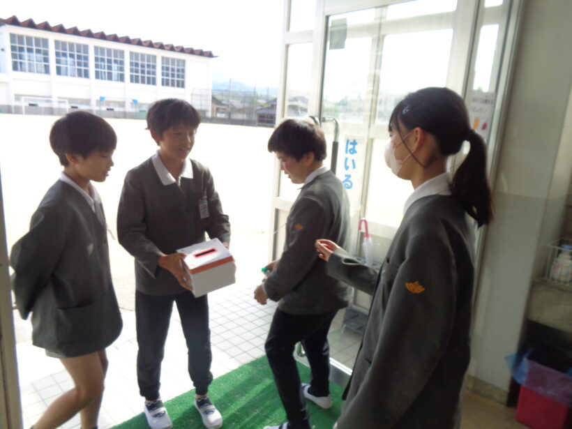 緑の羽根募金活動