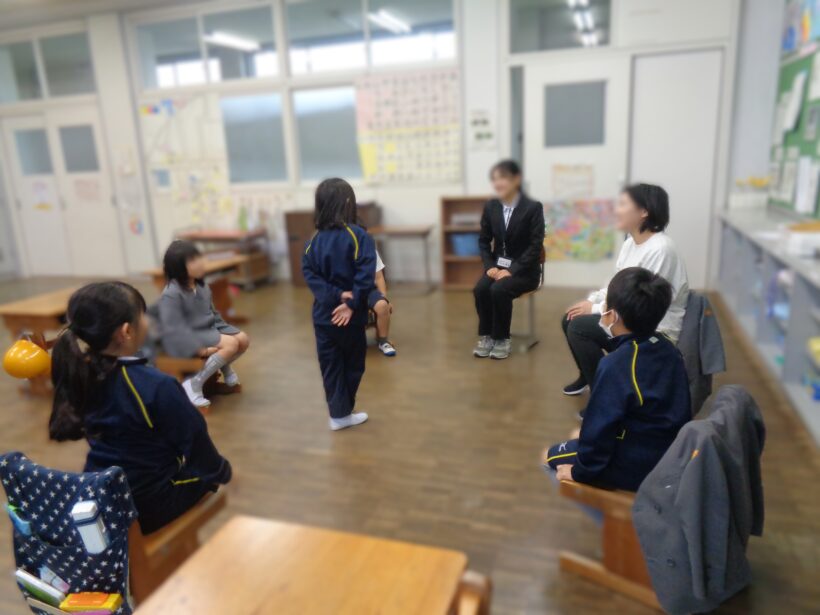 教育実習生と一緒に