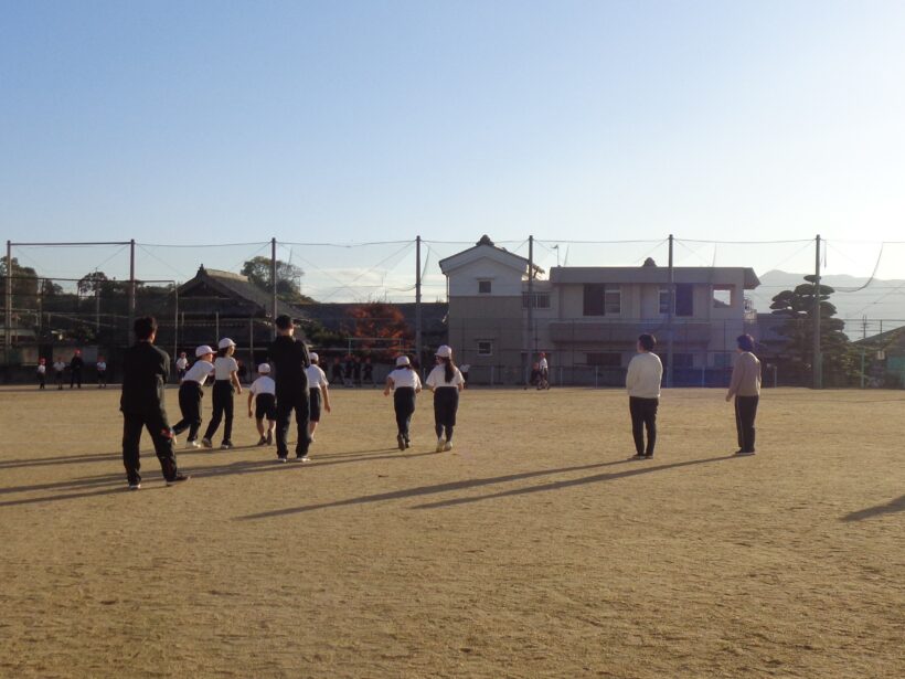 朝の運動~わらそうじ