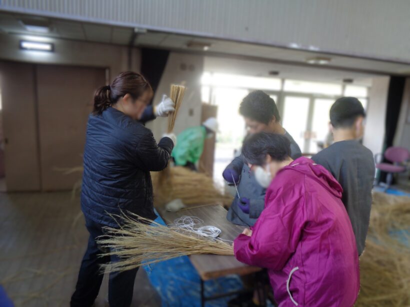 朝の運動~わらそうじ