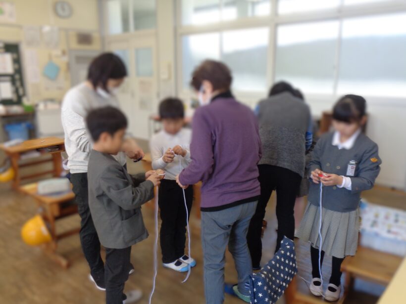 昔遊びを楽しもう。