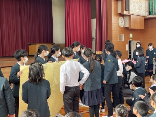 ６年生を送る会（全校）