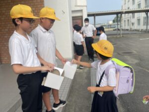 あいさつ運動・ユニセフ募金