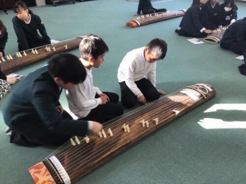 箏体験（４年）