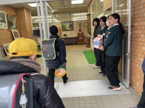 ユニセフ募金・あいさつ運動