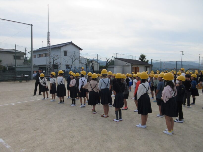 「地震だ！」避難訓練をしました