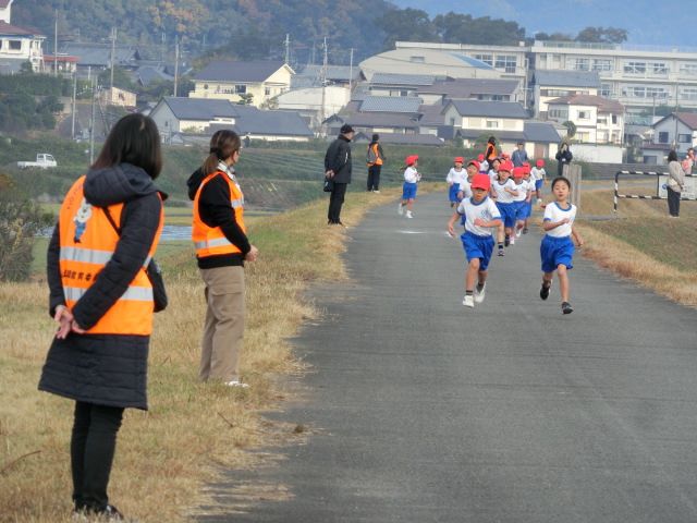 千里の道も一歩から・・・