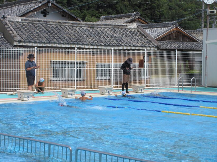 校内水泳記録会に挑戦（５・６年生）