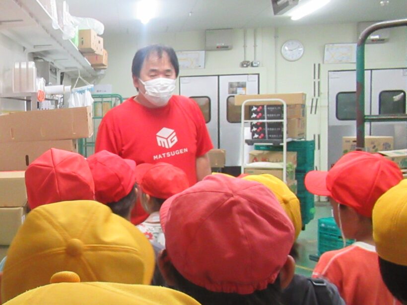 スーパーマーケットの見学（３年生）