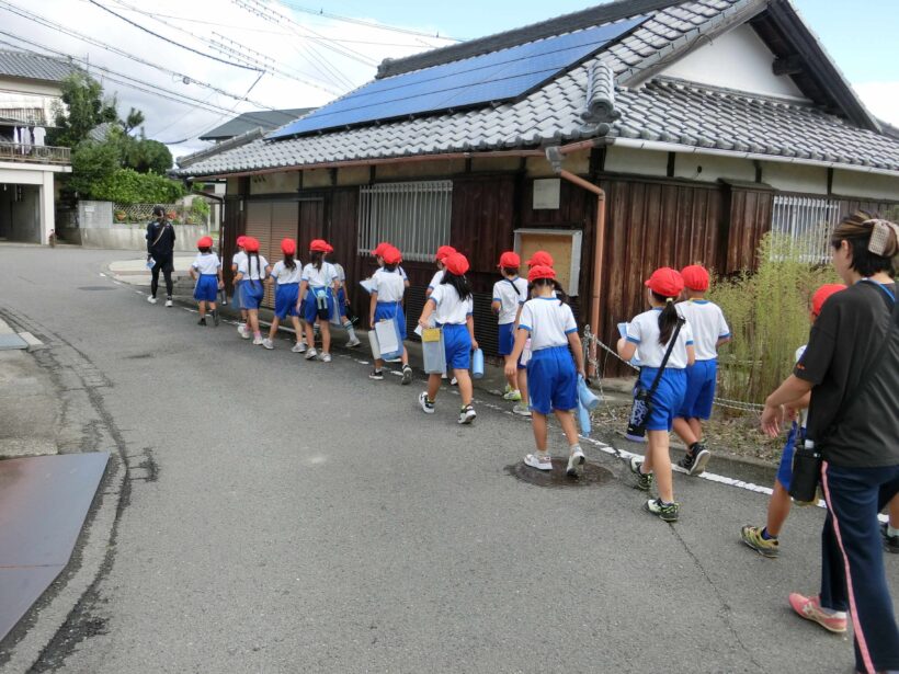 学習到達度調査（４・５年生）と２年生のまち探検