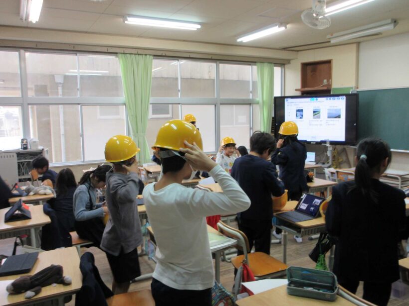 校内シェイクアウト（地震に負けるな）訓練