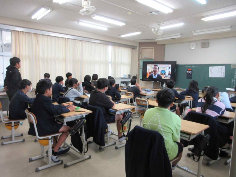 校内シェイクアウト（地震に負けるな）訓練