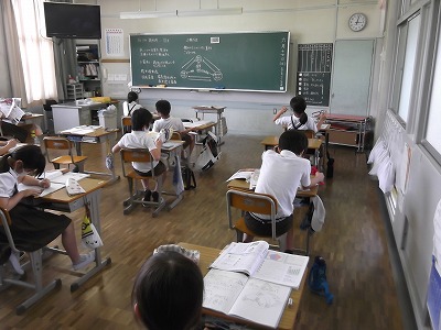 水曜日６時間目は