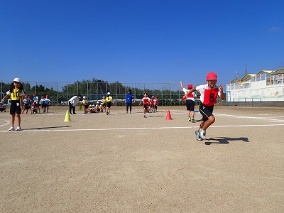 低学年四色対抗リレー練習２