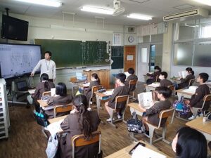 小学校高学年における教科担任制