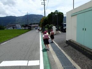 給食後に下校