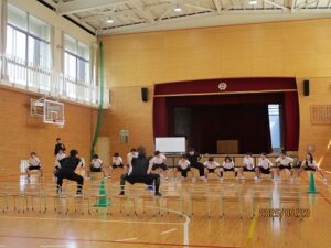 ４年 劇団風の子中部によるワークショップ