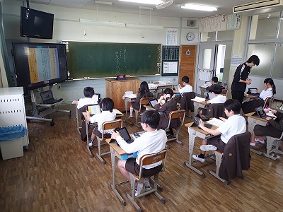 教科担任制（５年国語・６年算数）