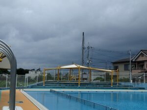 プール水泳中止
