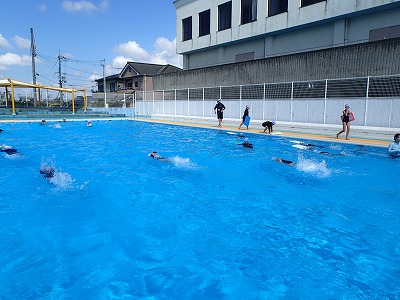 プール水泳