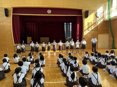 ２学期学級委員任命式・表彰式