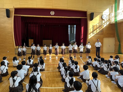 ２学期学級委員任命式・表彰式