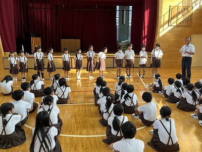 ２学期学級委員任命式・表彰式