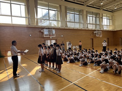 ２学期学級委員任命式・表彰式