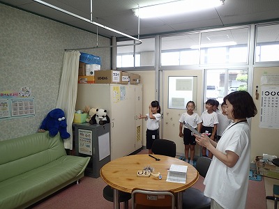 ３年 視力検査
