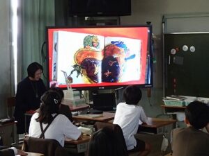 ３・４年 しろくまちゃん読み聞かせ