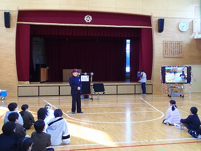 クリスマス集会（マジックショー）