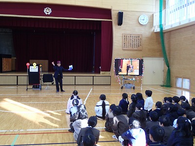 クリスマス集会（マジックショー）