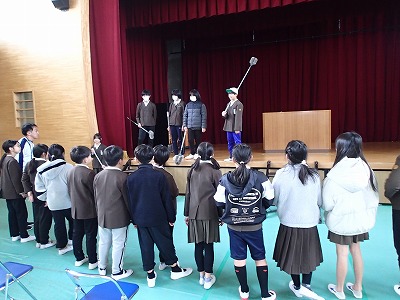 ４年 児童会・委員会活動見学