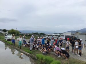 田植えしました！！(5年生)